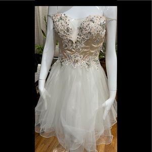 Camille la Vie Ivory/Nude Short Dress Size 8. Perfect condition